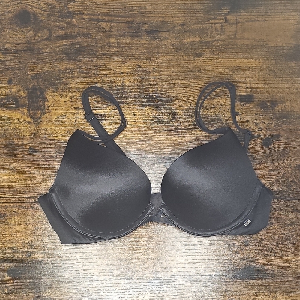 Victoria's Secret Black T-Shirt Bra with Underwire Support